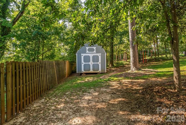 5468 Valley Run Street, Hickory, NC 28601