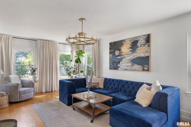 704 RIVER Drive, Bettendorf, IA 52722