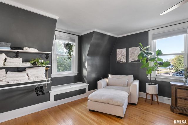 704 RIVER Drive, Bettendorf, IA 52722