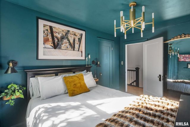 704 RIVER Drive, Bettendorf, IA 52722