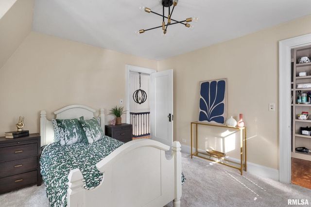 704 RIVER Drive, Bettendorf, IA 52722