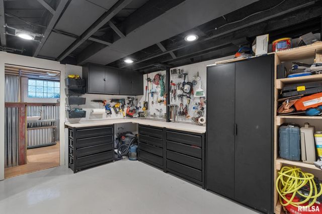 704 RIVER Drive, Bettendorf, IA 52722