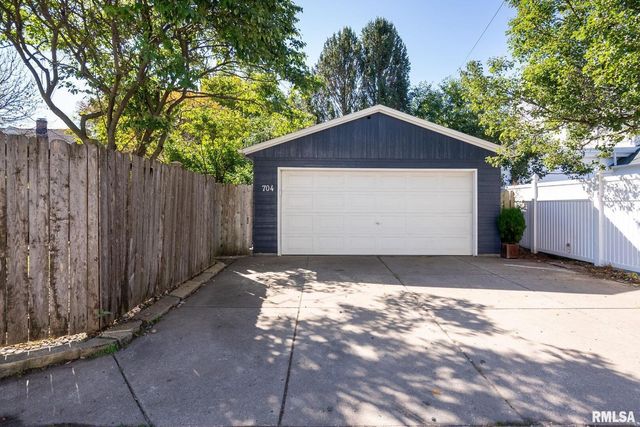 704 RIVER Drive, Bettendorf, IA 52722