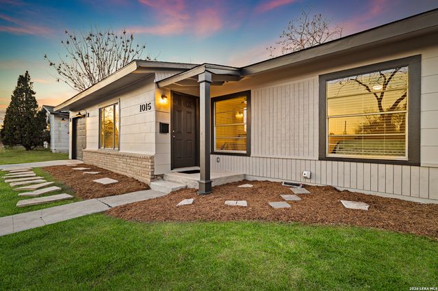 1015 Weizmann, San Antonio, TX 78213
