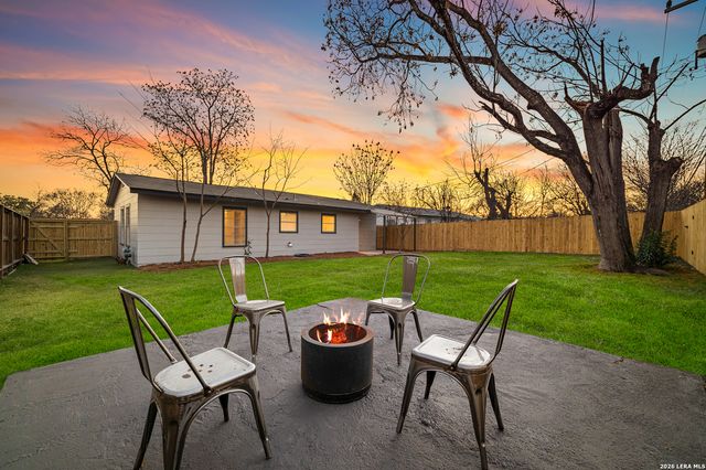 1015 Weizmann, San Antonio, TX 78213