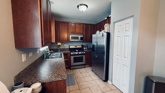 319 TIMBER RIDGE Court, Joliet, IL 60431