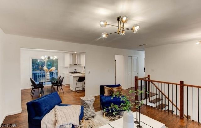 215 E 10Th Ave, Roselle Boro, NJ 07203
