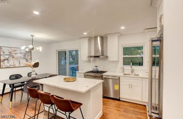 215 E 10Th Ave, Roselle Boro, NJ 07203