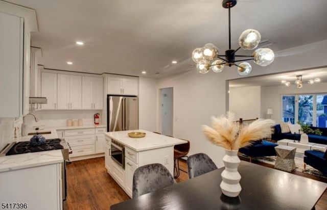215 E 10Th Ave, Roselle Boro, NJ 07203
