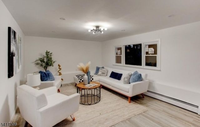 215 E 10Th Ave, Roselle Boro, NJ 07203