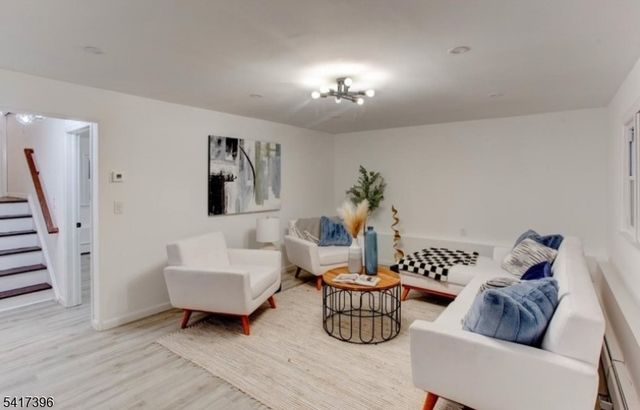 215 E 10Th Ave, Roselle Boro, NJ 07203
