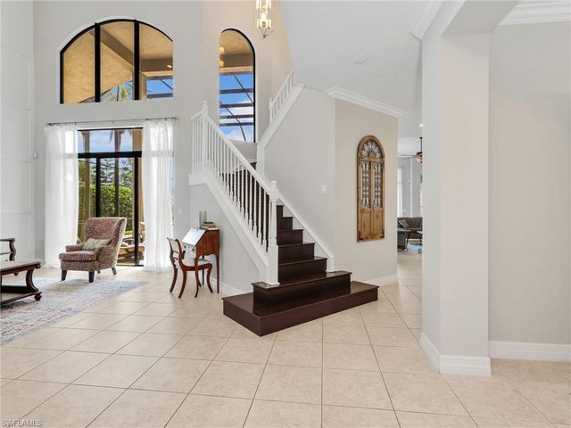 2756 Crystal WAY, Naples, FL 34119