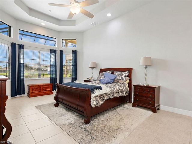 2756 Crystal WAY, Naples, FL 34119