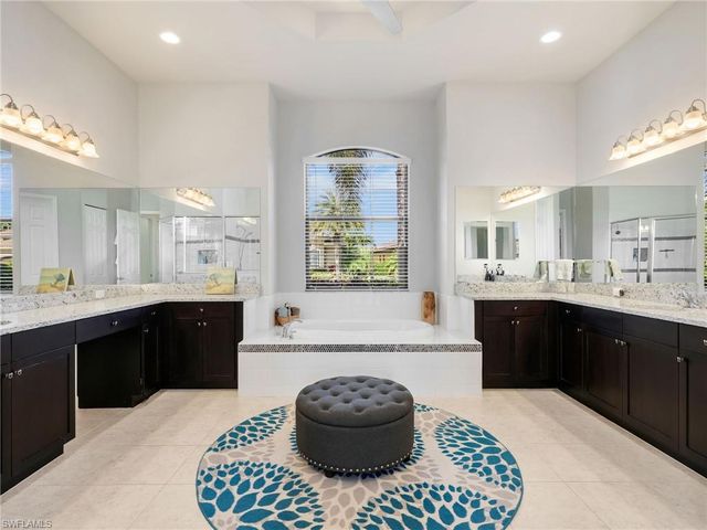 2756 Crystal WAY, Naples, FL 34119