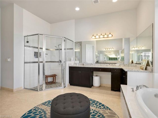2756 Crystal WAY, Naples, FL 34119