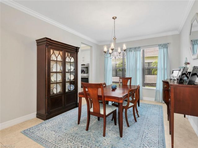 2756 Crystal WAY, Naples, FL 34119