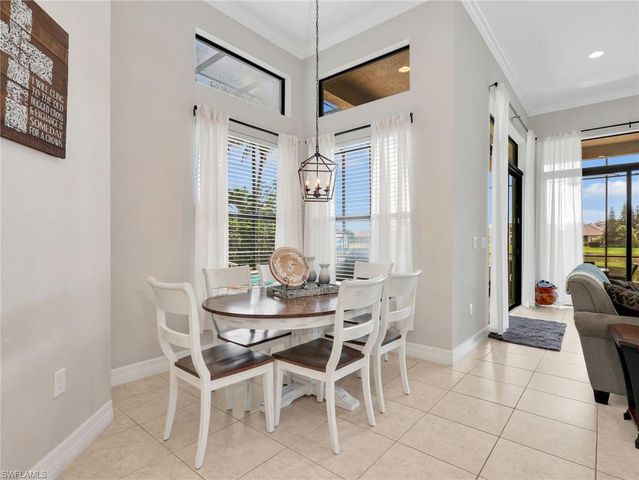 2756 Crystal WAY, Naples, FL 34119