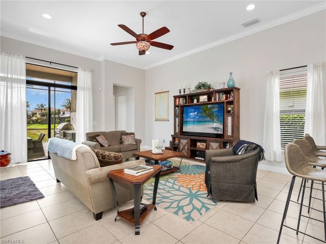 2756 Crystal WAY, Naples, FL 34119