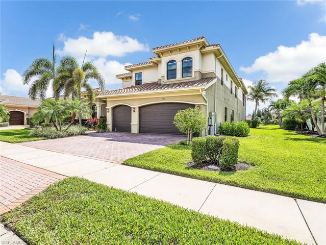 2756 Crystal WAY, Naples, FL 34119