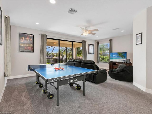 2756 Crystal WAY, Naples, FL 34119