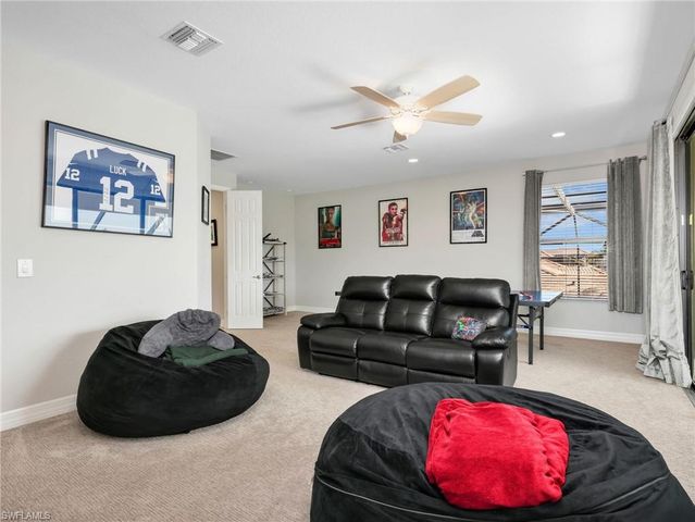 2756 Crystal WAY, Naples, FL 34119