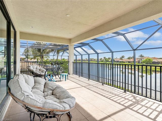 2756 Crystal WAY, Naples, FL 34119