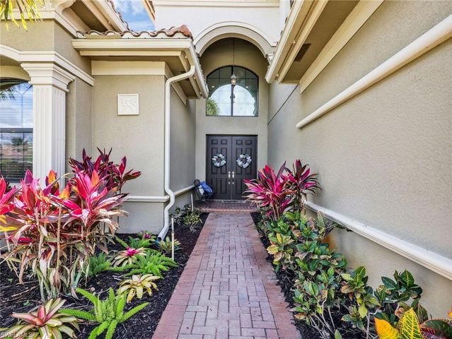 2756 Crystal WAY, Naples, FL 34119