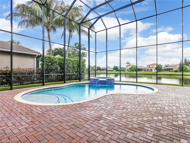 2756 Crystal WAY, Naples, FL 34119