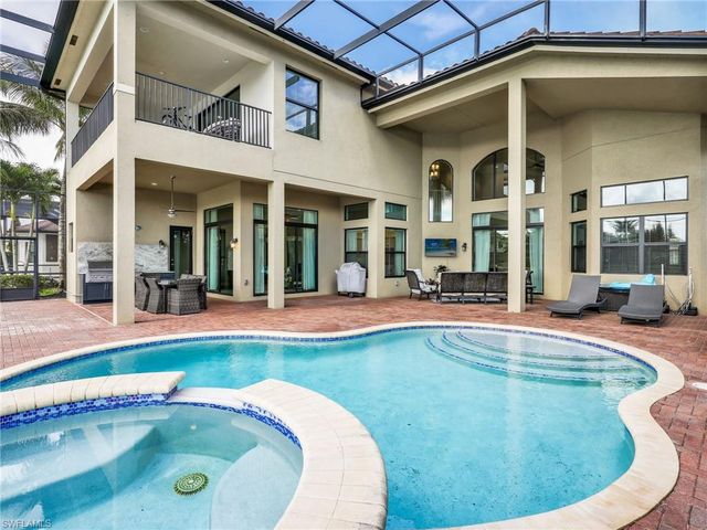 2756 Crystal WAY, Naples, FL 34119
