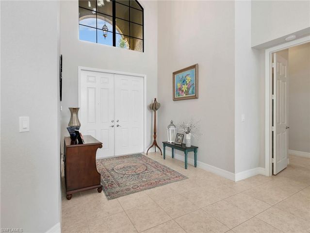 2756 Crystal WAY, Naples, FL 34119