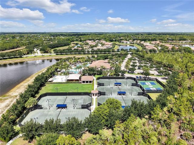 2756 Crystal WAY, Naples, FL 34119