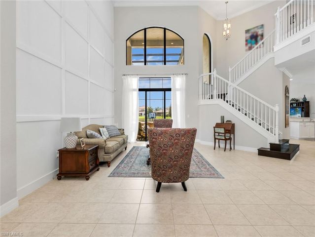 2756 Crystal WAY, Naples, FL 34119