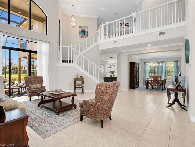 2756 Crystal WAY, Naples, FL 34119