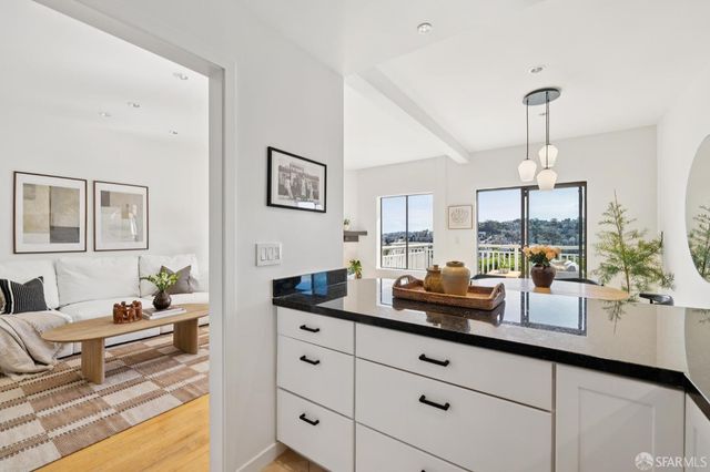 671 Alvarado Street, San Francisco, CA 94114