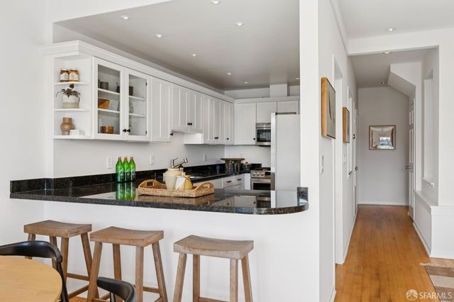 671 Alvarado Street, San Francisco, CA 94114