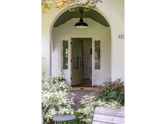 4214 Se OAK St, Portland, OR 97215