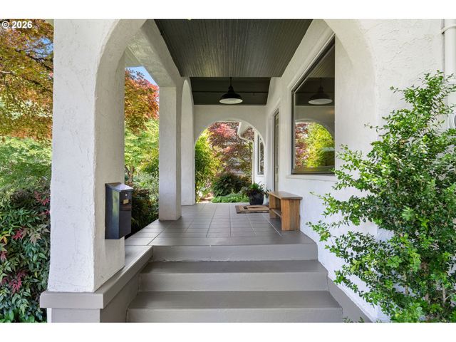 4214 Se OAK St, Portland, OR 97215
