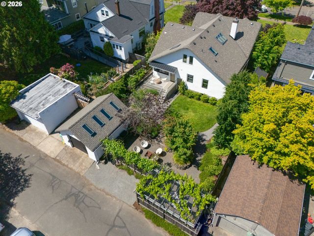 4214 Se OAK St, Portland, OR 97215