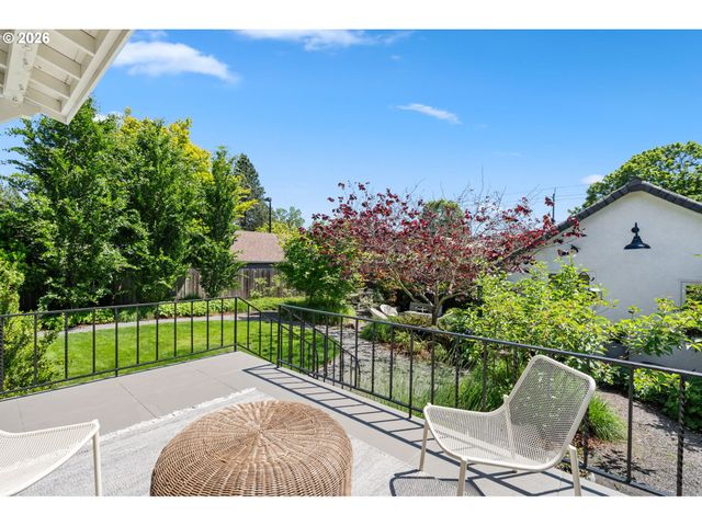 4214 Se OAK St, Portland, OR 97215