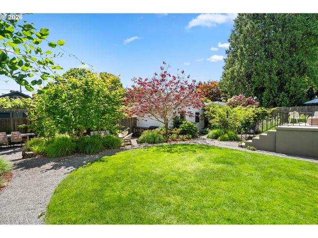 4214 Se OAK St, Portland, OR 97215