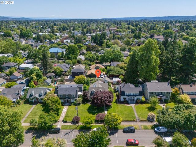 4214 Se OAK St, Portland, OR 97215