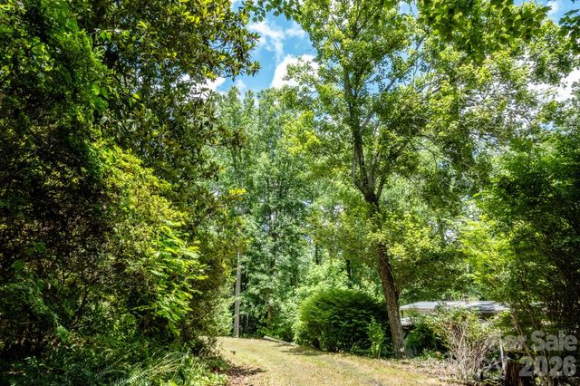 82 Englewood Drive, Hendersonville, NC 28739