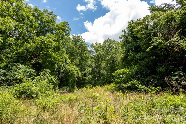 82 Englewood Drive, Hendersonville, NC 28739