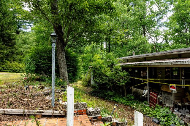 82 Englewood Drive, Hendersonville, NC 28739