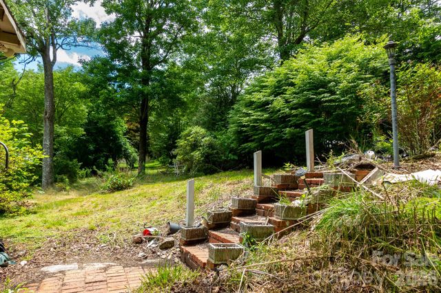 82 Englewood Drive, Hendersonville, NC 28739
