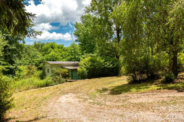 82 Englewood Drive, Hendersonville, NC 28739
