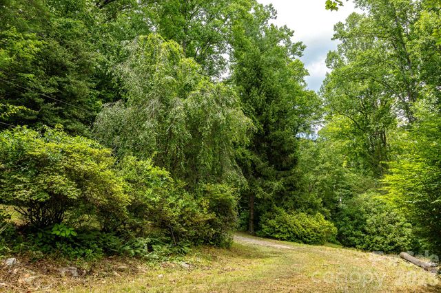 82 Englewood Drive, Hendersonville, NC 28739