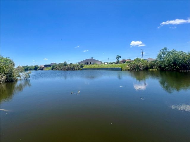 2208 NE 6TH AVENUE, Cape Coral, FL 33909