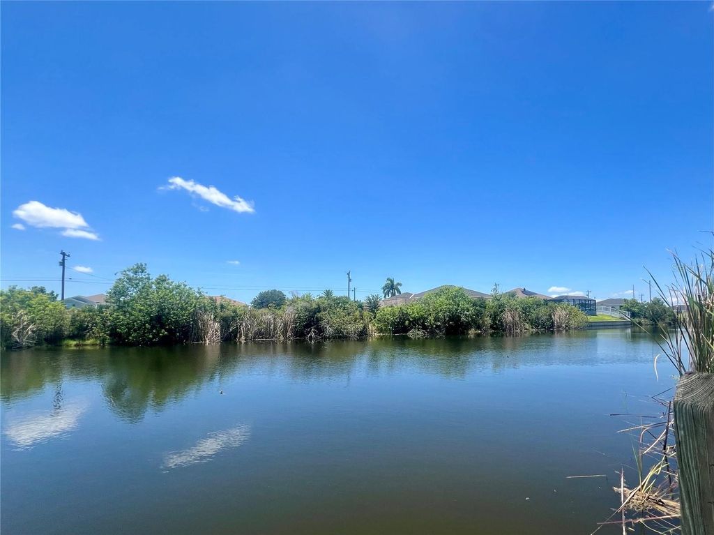 2208 NE 6TH AVENUE, Cape Coral, FL 33909