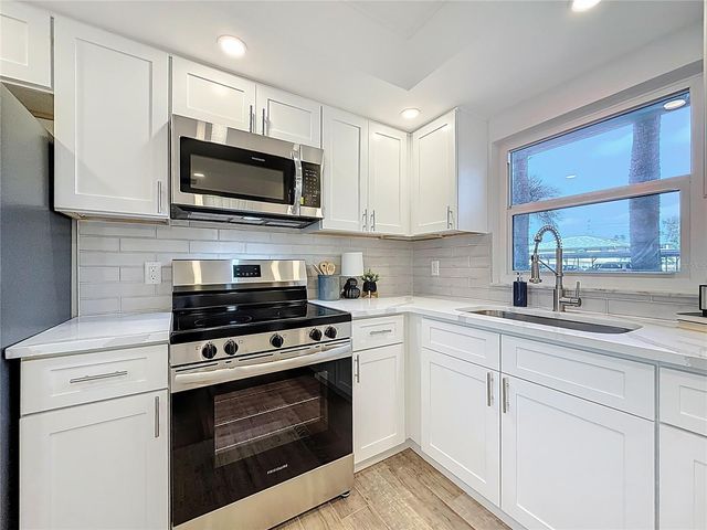 4550 COVE CIRCLE 106, St Petersburg, FL 33708